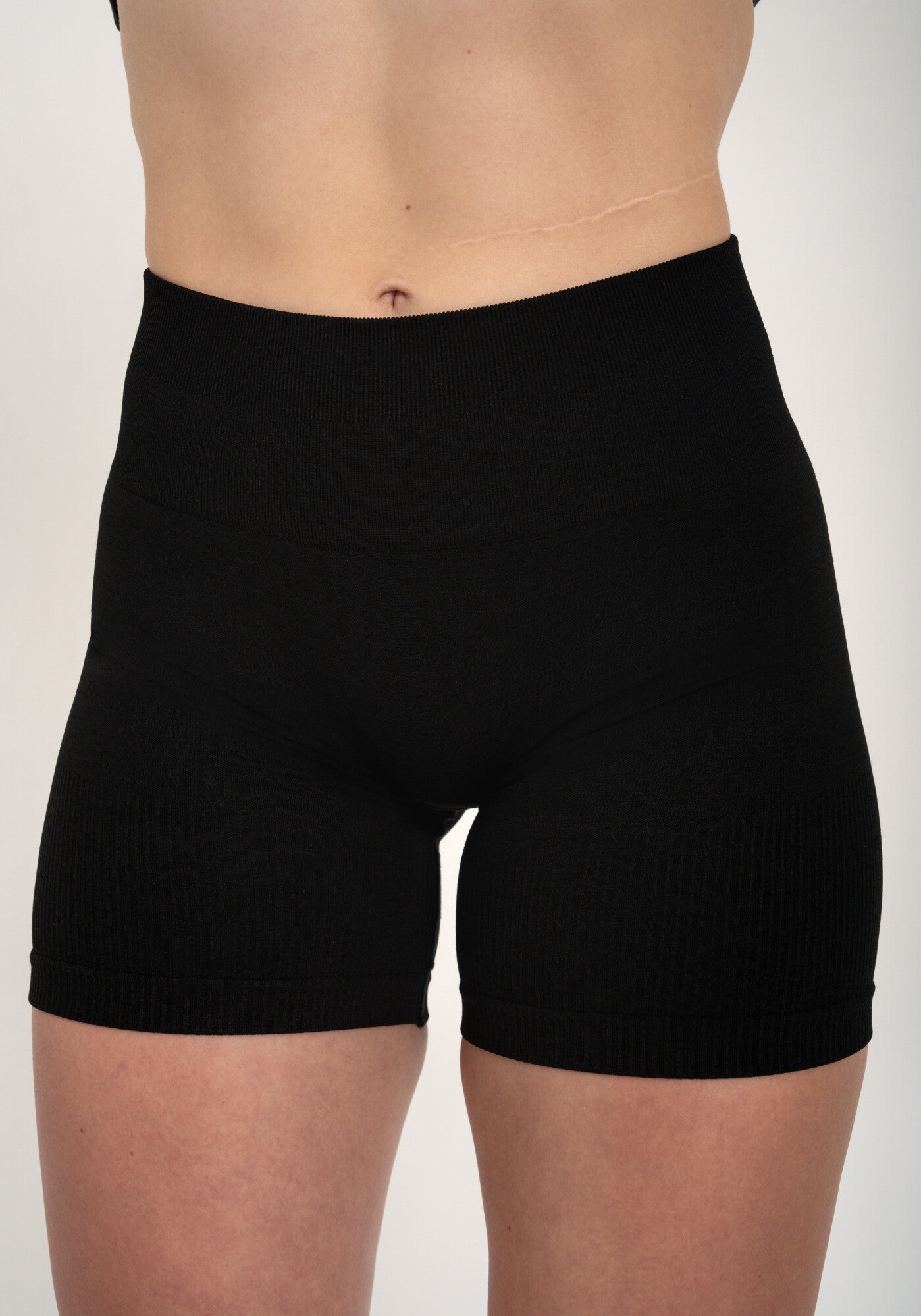 ELEMENT Scrunch Shorts - Deep Black